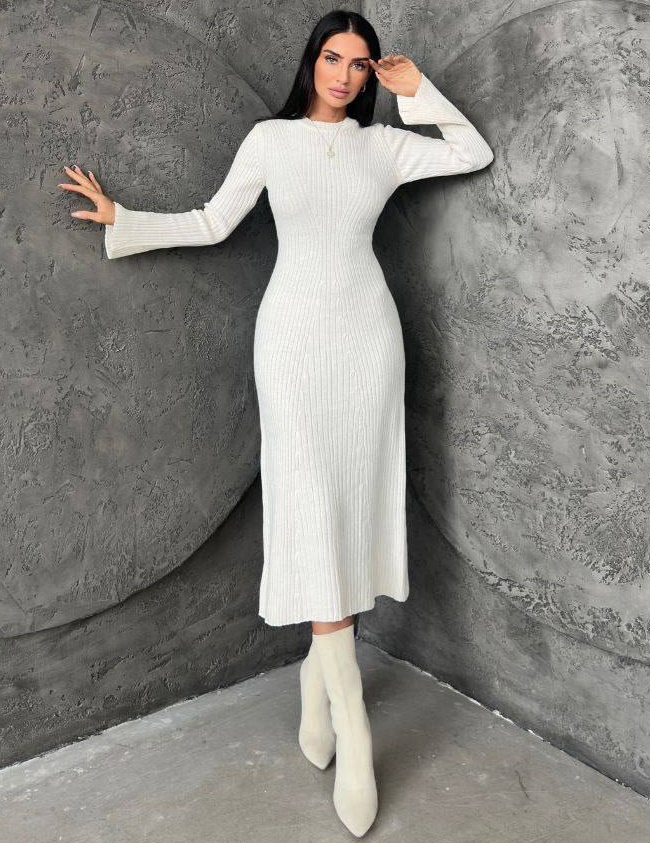 Стильное вязаное платье AMU-A3496T750