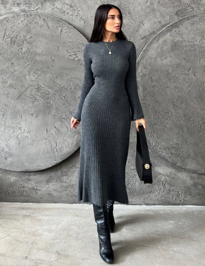 Стильное вязаное платье AMU-A3496T750