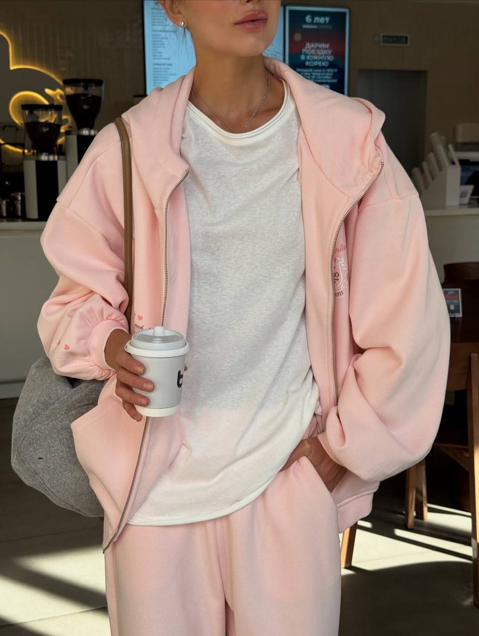 Женский спортивный костюм EST-A5982T1000 Женский спортивный костюм EST-A5982T1000