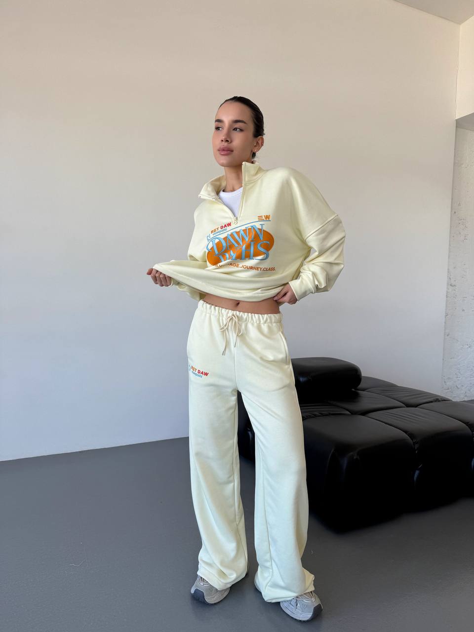 Свободный спортивный костюм ANB-A538T1100 Свободный спортивный костюм ANB-A538T1100