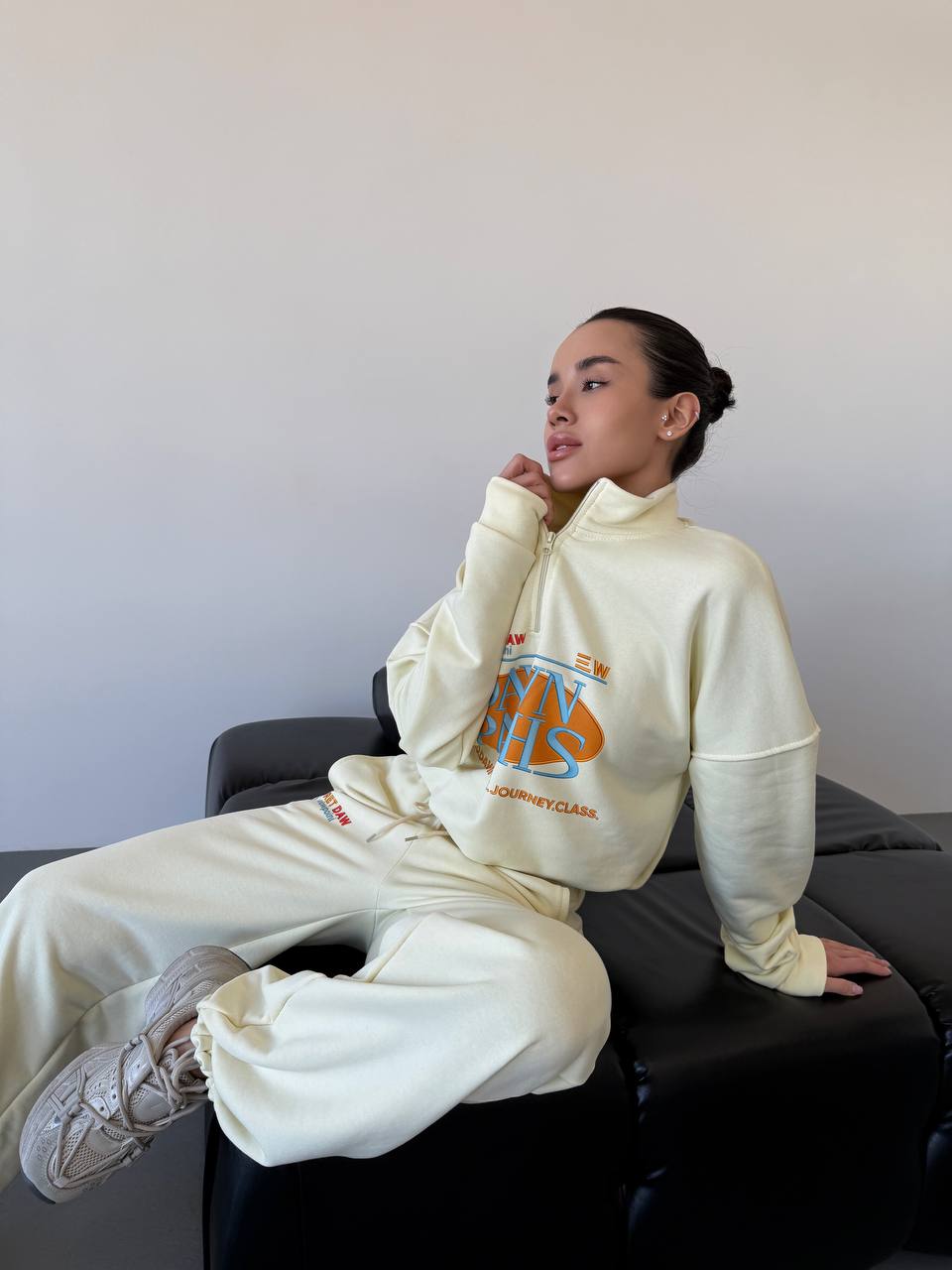 Свободный спортивный костюм ANB-A538T1100 Свободный спортивный костюм ANB-A538T1100